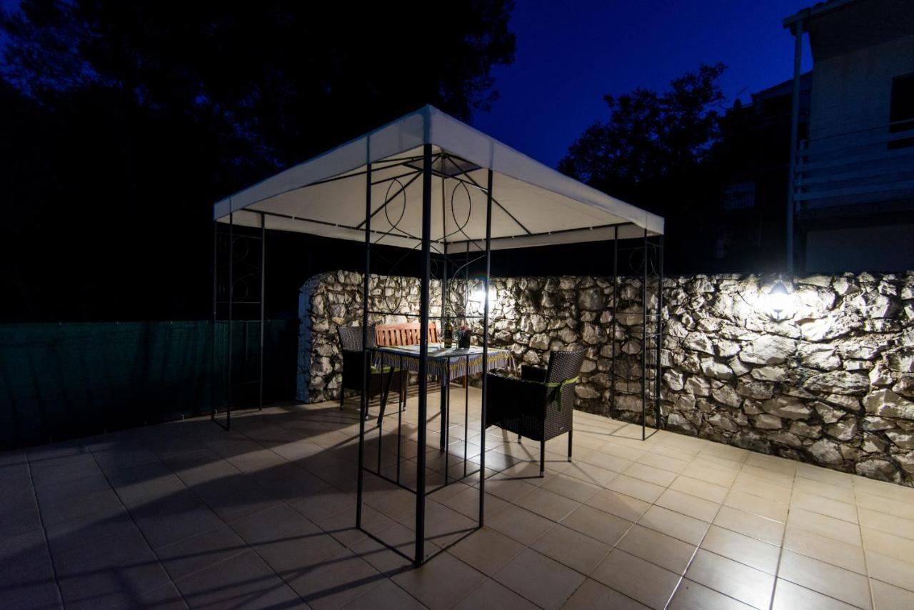 Holidays Apartments Slanada With Terrace And Sea View, Near The Beach & Town Trogir, Free Parking, Quiet Place On Peninsula Ciovo Exterior foto