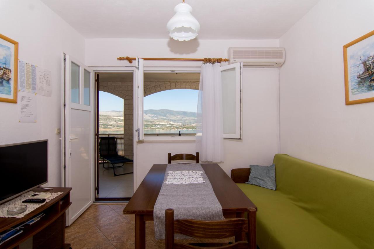 Holidays Apartments Slanada With Terrace And Sea View, Near The Beach & Town Trogir, Free Parking, Quiet Place On Peninsula Ciovo Exterior foto