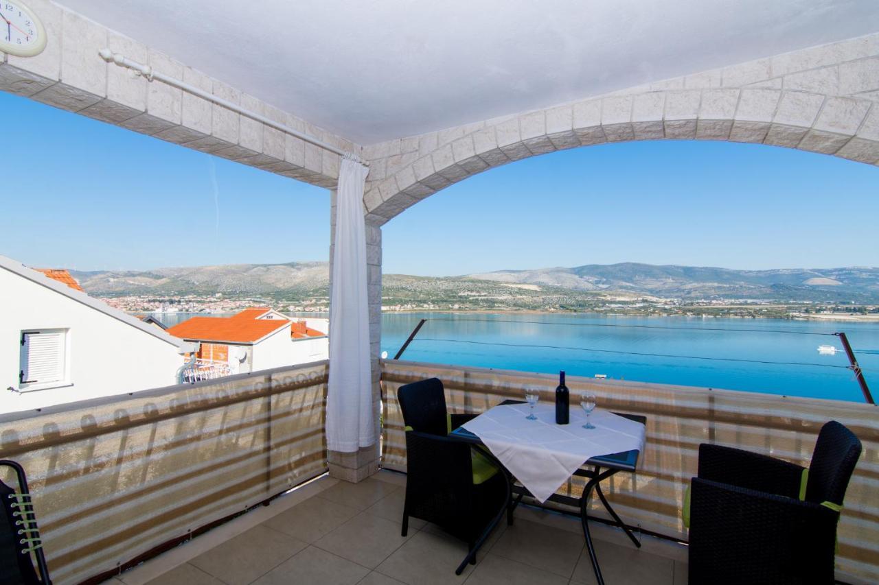 Holidays Apartments Slanada With Terrace And Sea View, Near The Beach & Town Trogir, Free Parking, Quiet Place On Peninsula Ciovo Exterior foto