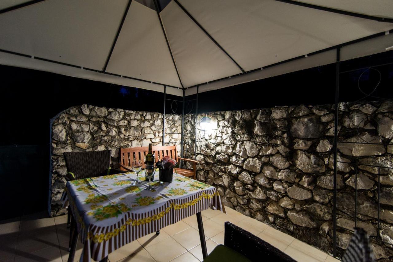 Holidays Apartments Slanada With Terrace And Sea View, Near The Beach & Town Trogir, Free Parking, Quiet Place On Peninsula Ciovo Exterior foto